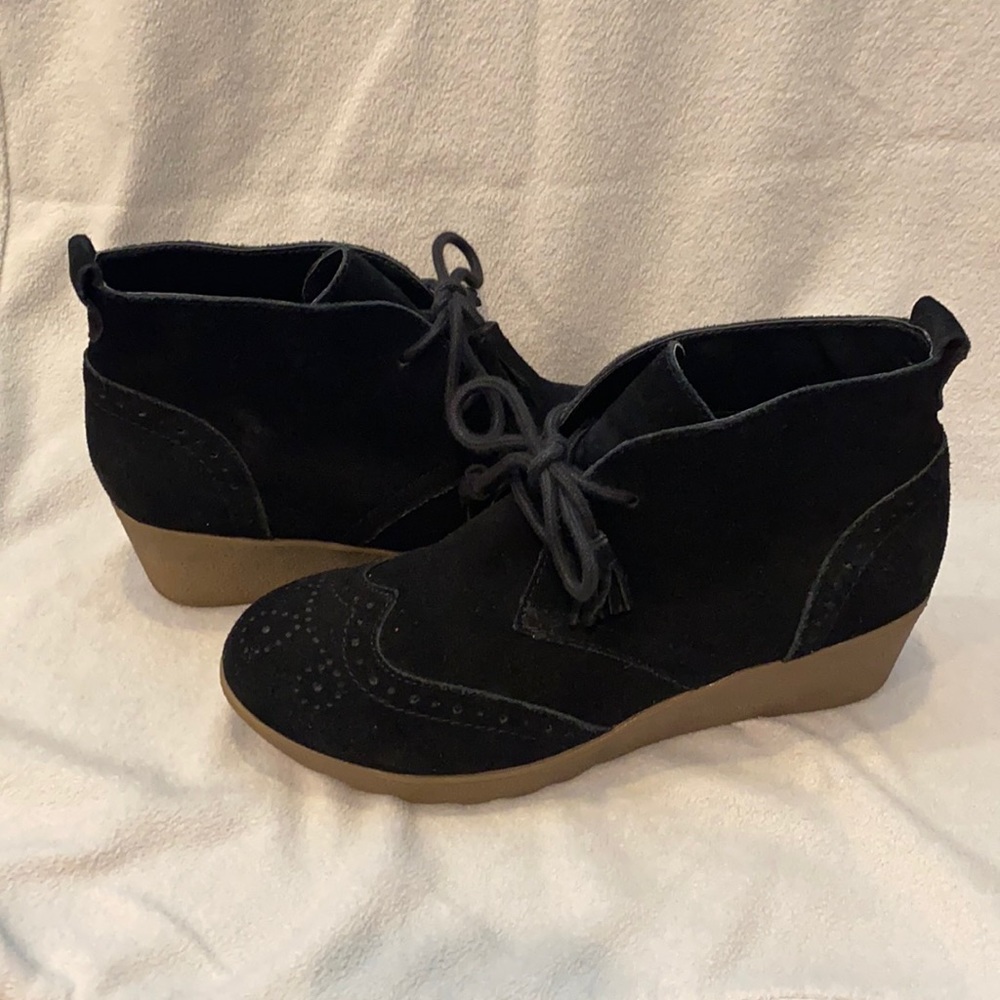 Black Lands End Suede booties